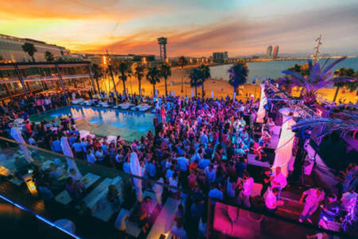Wet Deck Hotel W