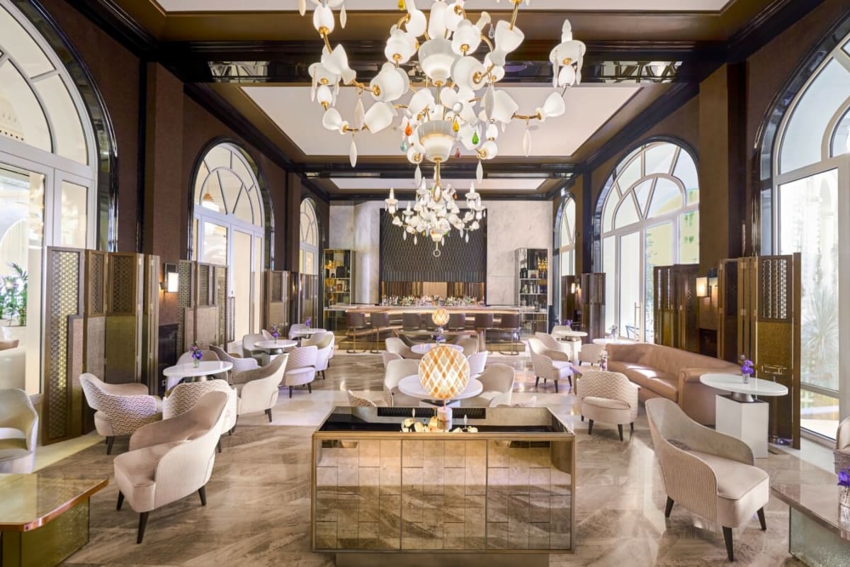 Carlton Hotel