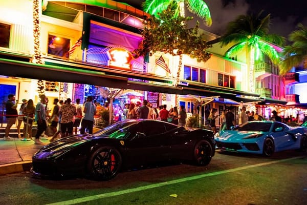 Mango’s Tropical Cafe