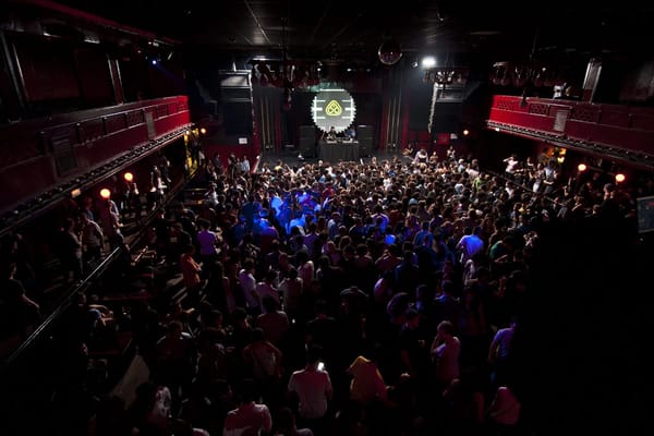Nitsa Club (at Sala Apolo)