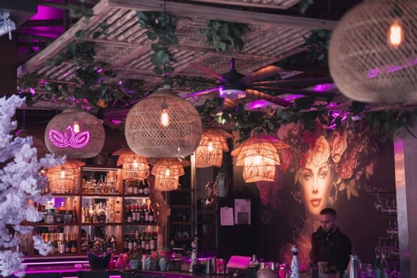 AlmaRosa Brickell Lounge