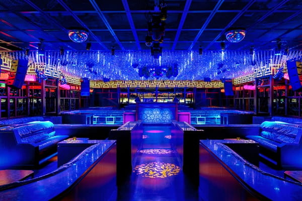 Liquid Pool Lounge